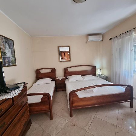 Apartment On The Shore Of The Bay Of Kotor With Free Wi-Fi Eksteriør billede