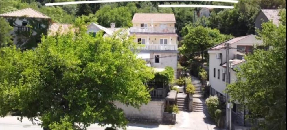 Apartment On The Shore Of The Bay Of Kotor With Free Wi-Fi Eksteriør billede
